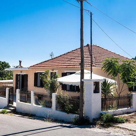 Irinis House Villa Komilion Bagian luar foto