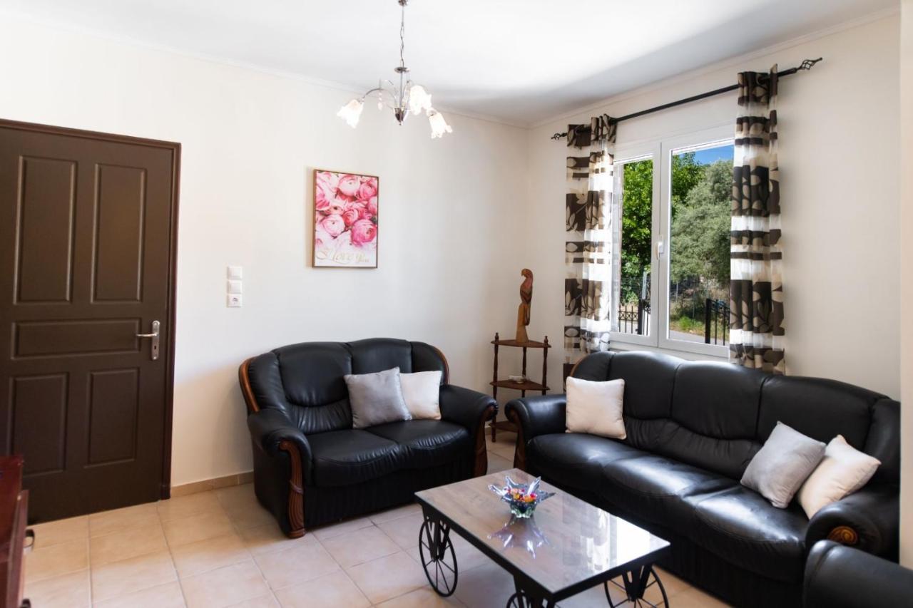 Irinis House Villa Komilion Bagian luar foto