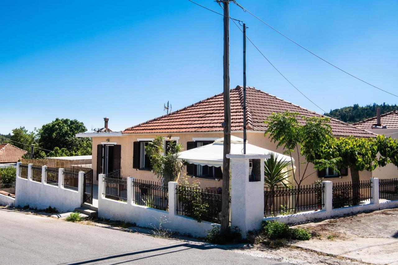 Irinis House Villa Komilion Bagian luar foto